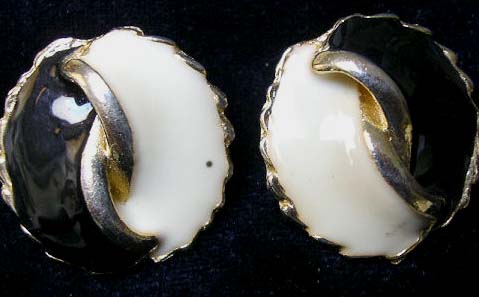 black & White enamel earrings black & White enamel earrings